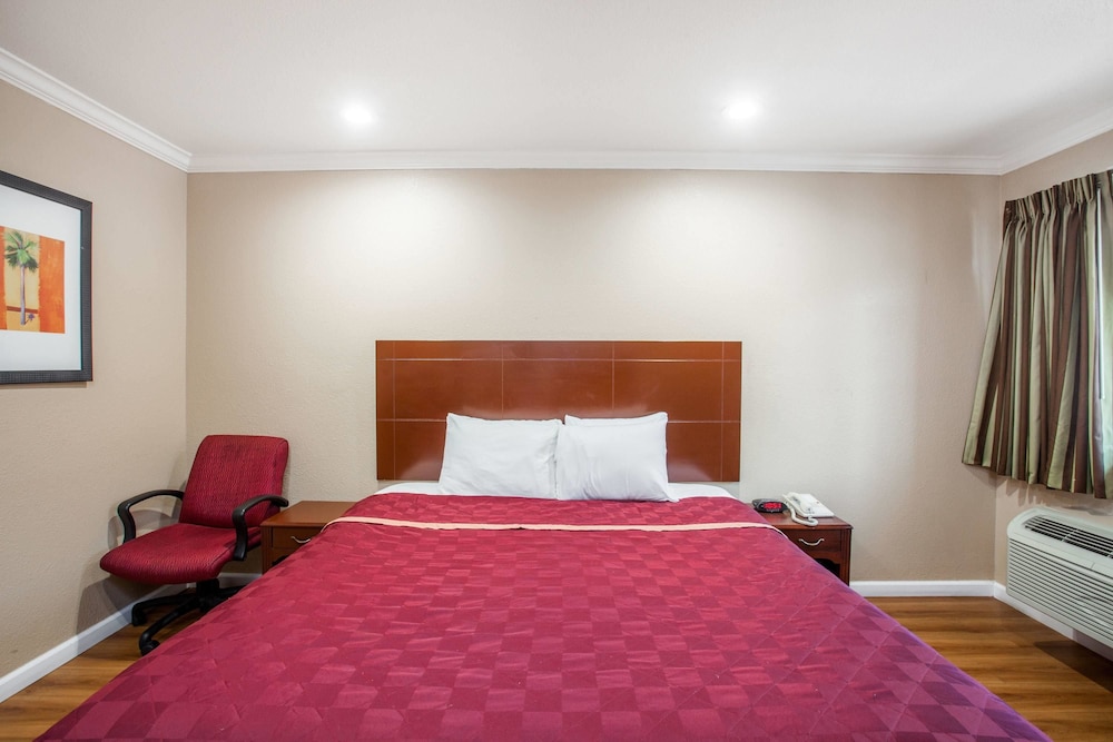 Express Inn & Suites Ontario 19/30