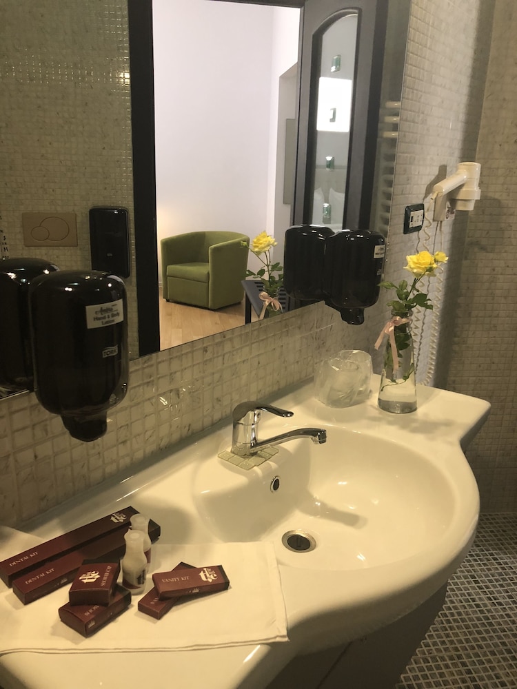 Ambra Boutique Hotel And Bistro 65/68