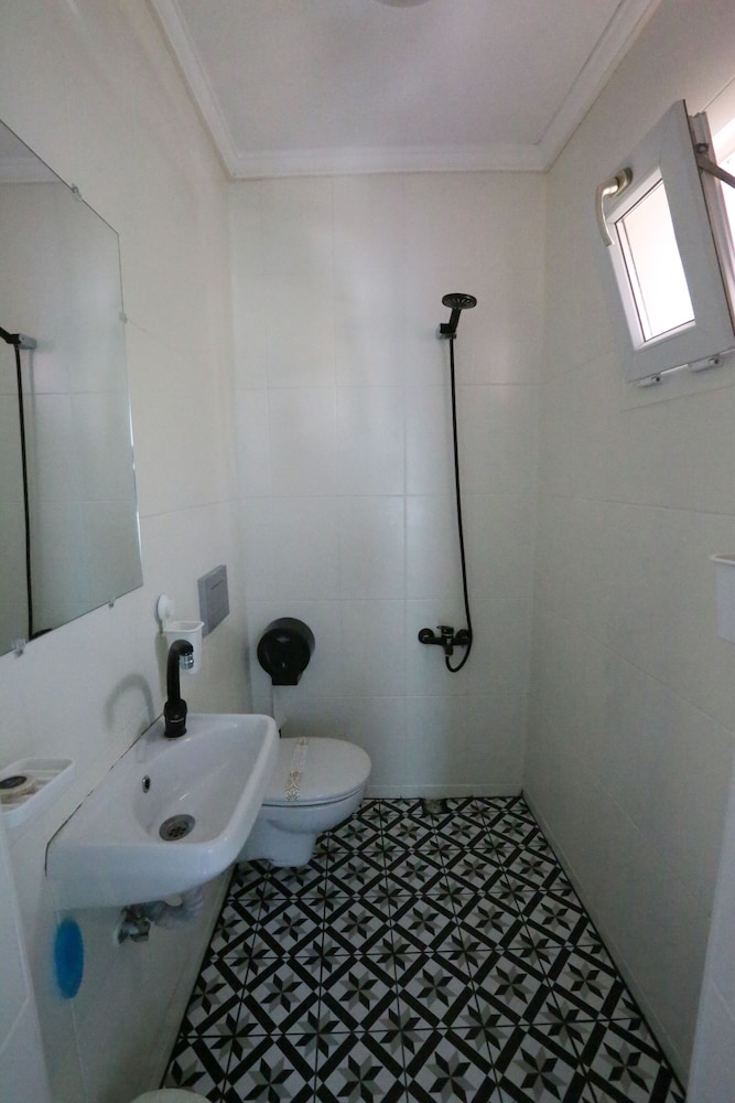 Lavender Otel 50/50