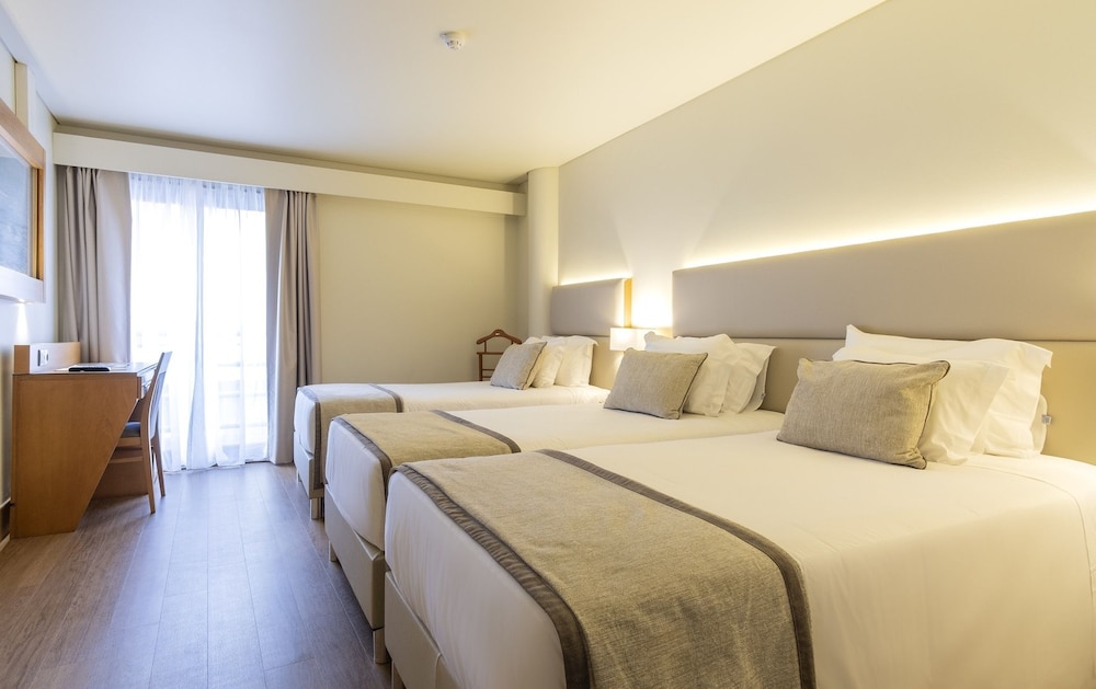 Standard, Twin Beds