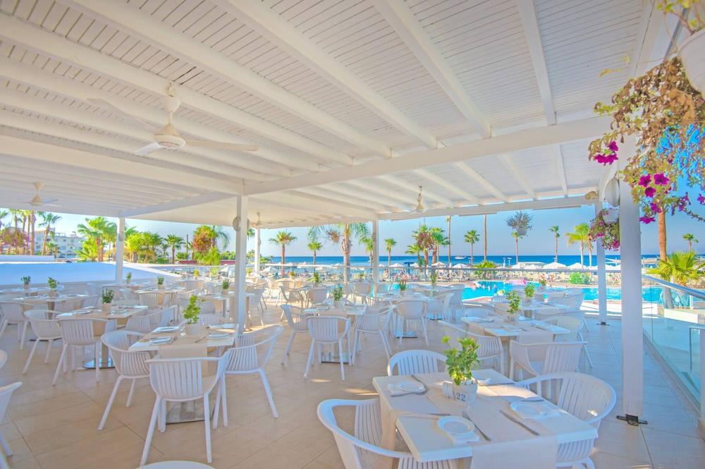 Marlita Beach Hotel Apartments 23/50