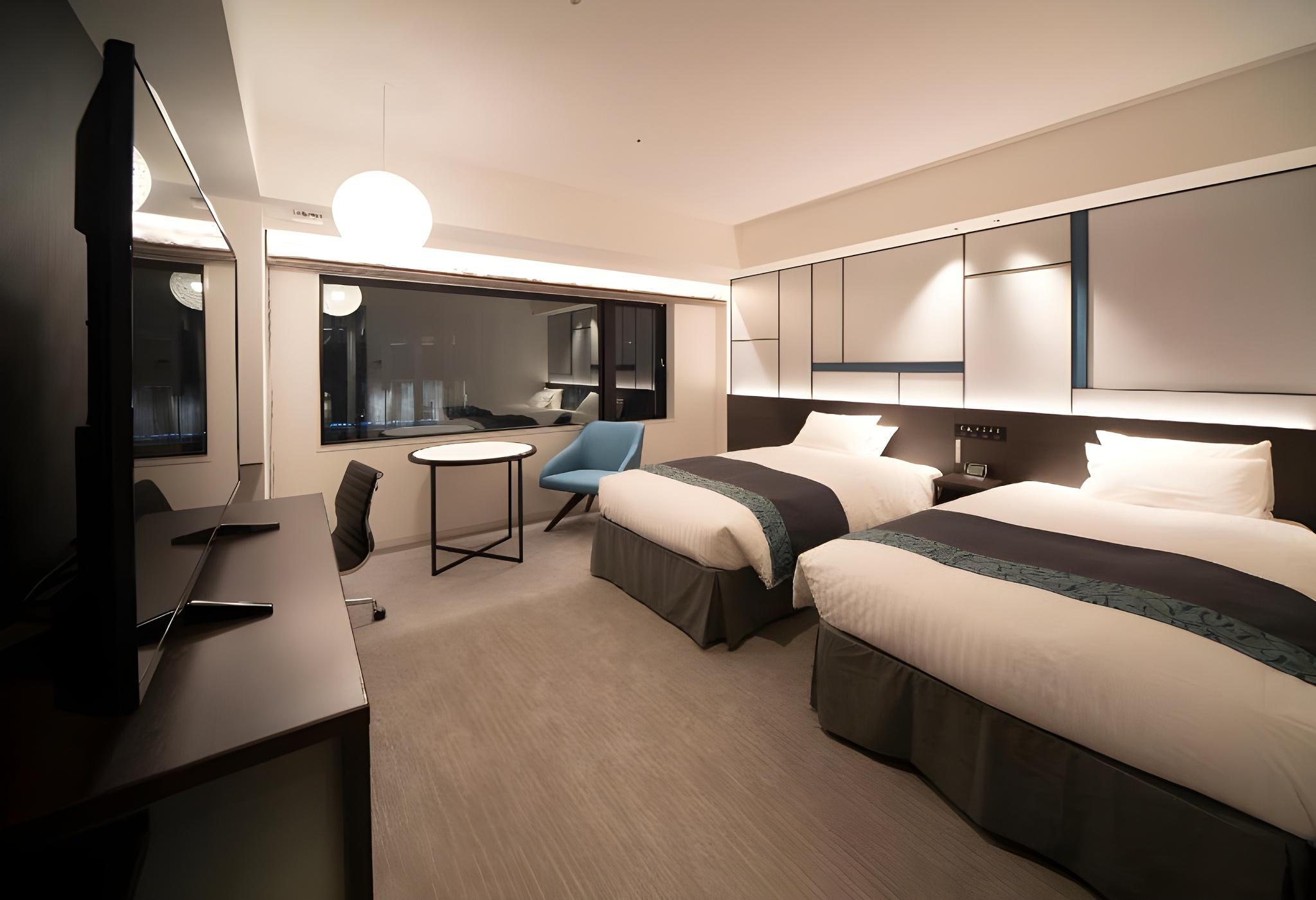 Deluxe, Single, 2 Double Beds