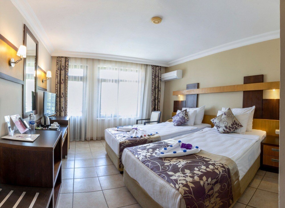 Kandelor Hotel 19/72