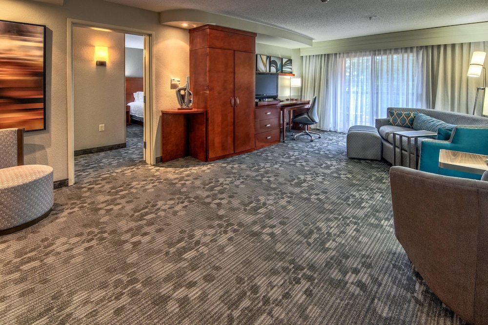 Courtyard by Marriott Troy 30/54