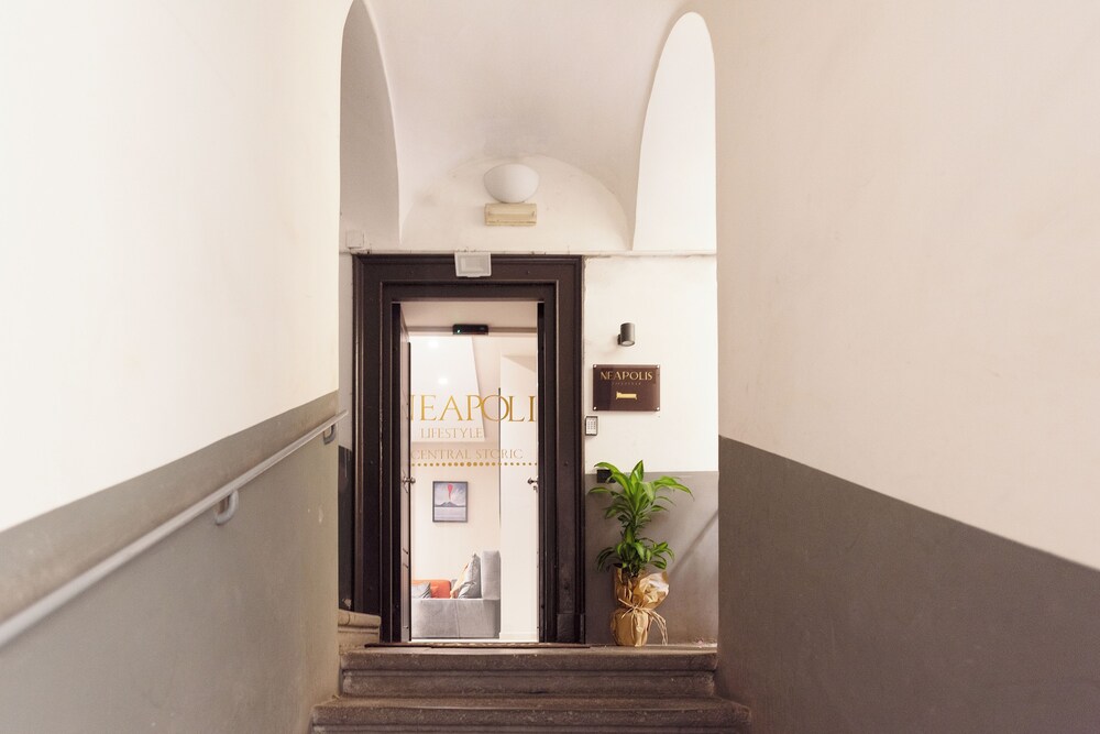 Neapolis Lifestyle 30/59