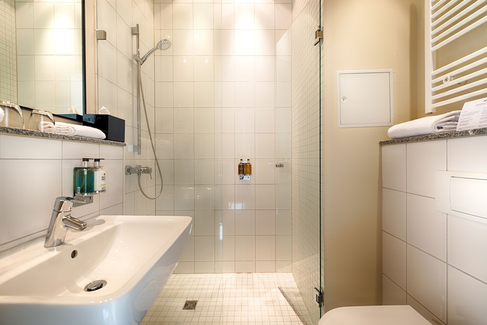 Mondrian Suites Berlin Checkpoint Charlie 16/80