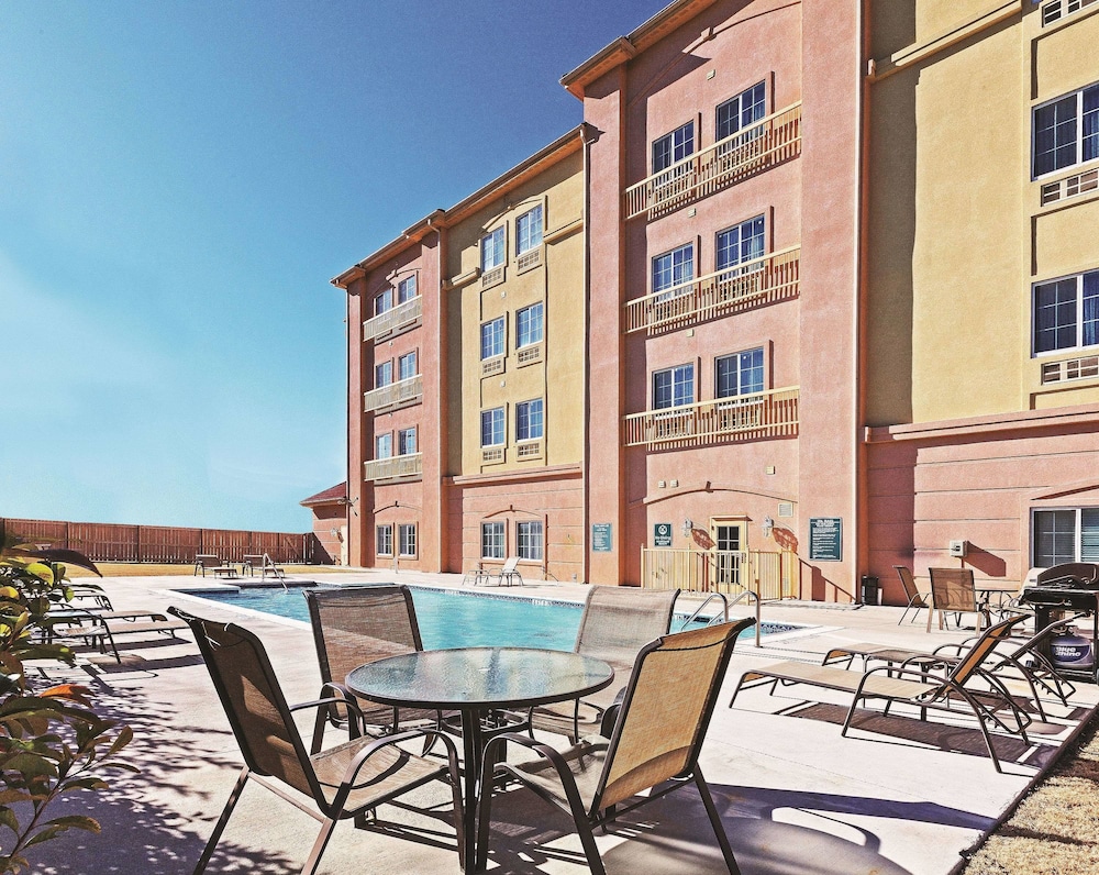 La Quinta Inn & Suites by Wyndham Decatur 6/46