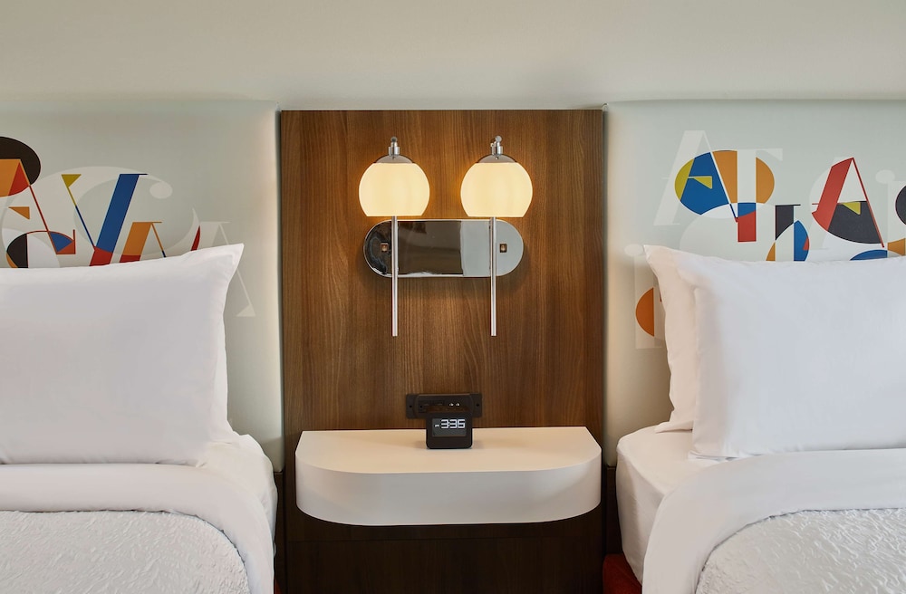 Hampton Inn and Suites Atlanta Midtown 24/53
