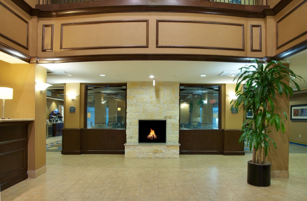 Holiday Inn Express Hotel And Suites Houston Energy Corridor W Oaks 5/29