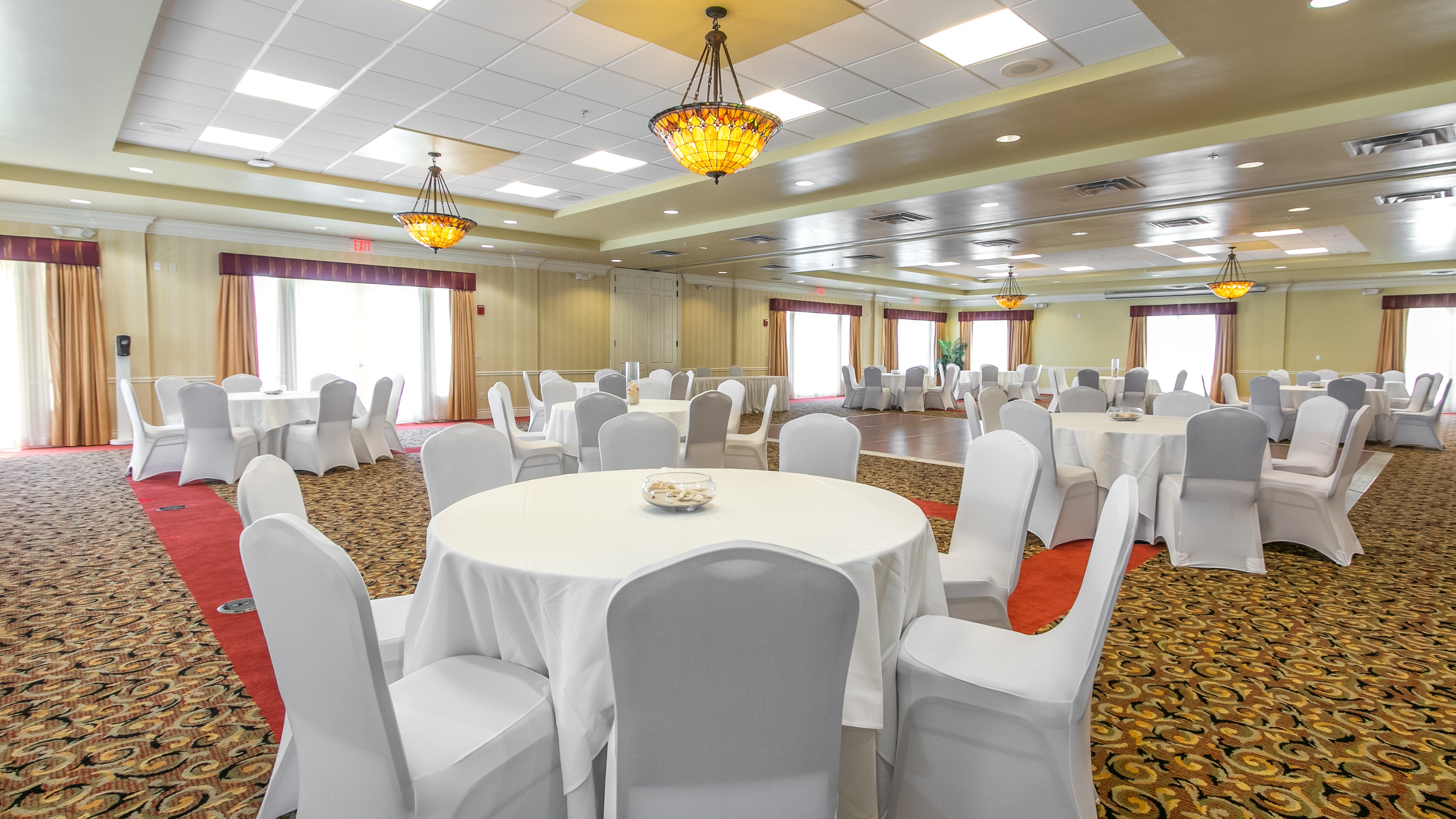 Holiday Inn Hotel and Suites Clearwater Beach 40/50