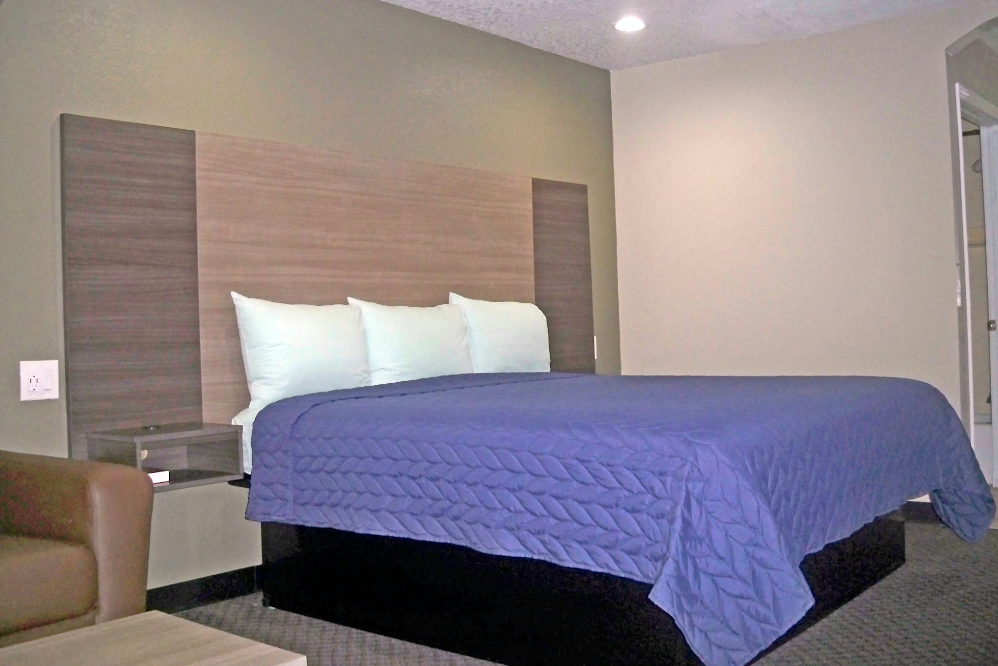 Scottish Inns And Suites 13/22