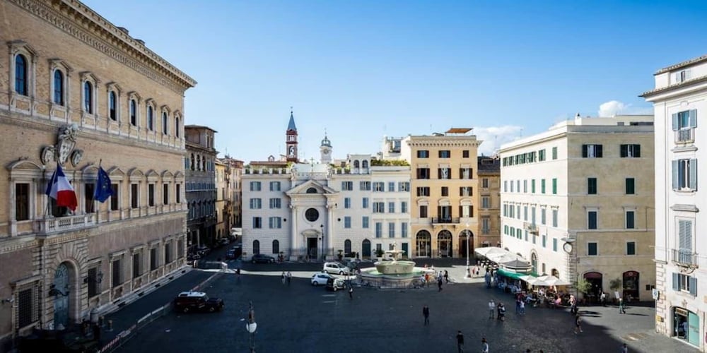 Piazza Farnese 2 bdr esclusive view 11/12