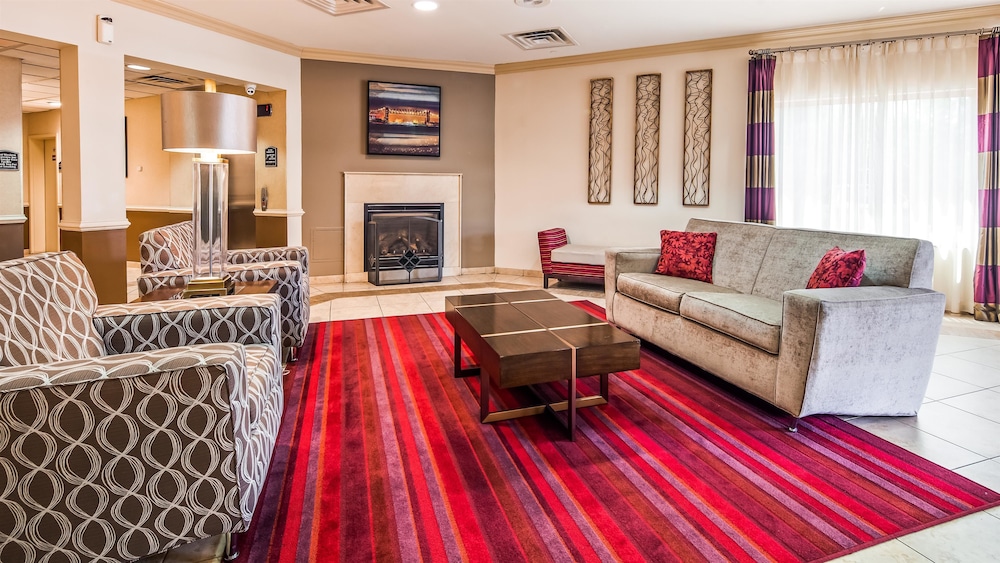Spark by Hilton Rahway 14/25