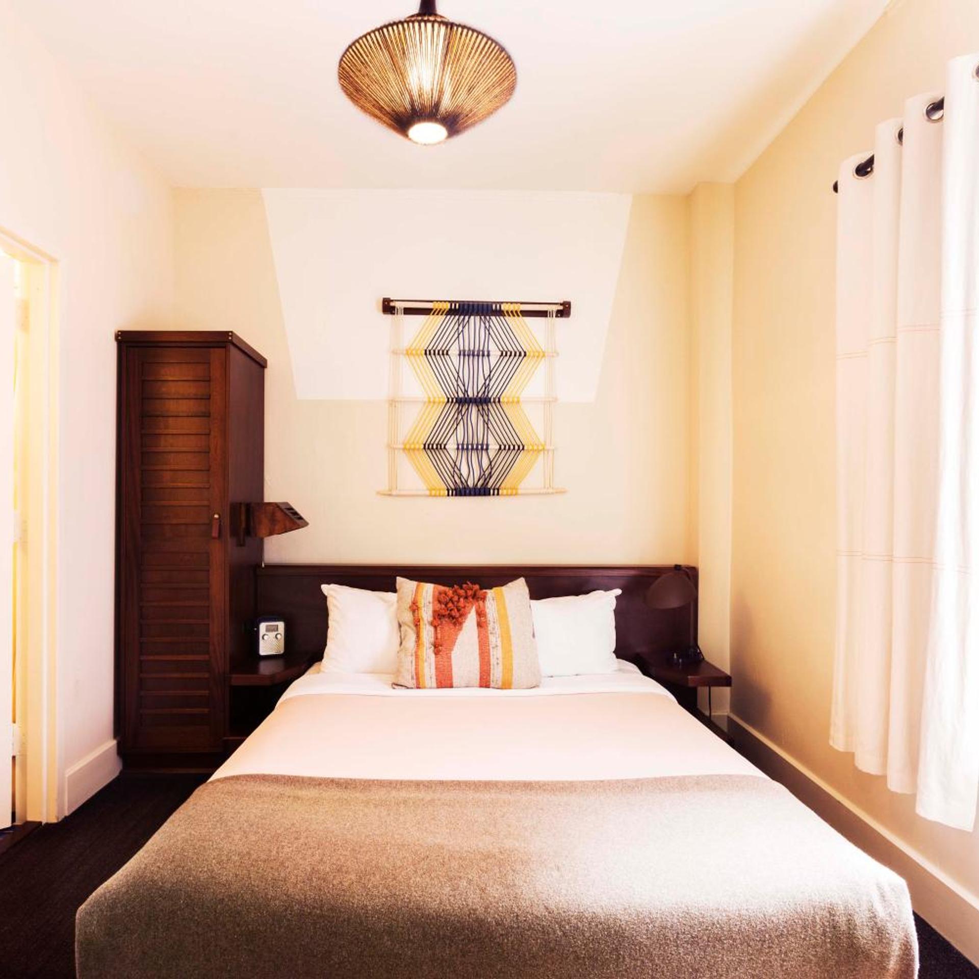 Private, Queen Bed