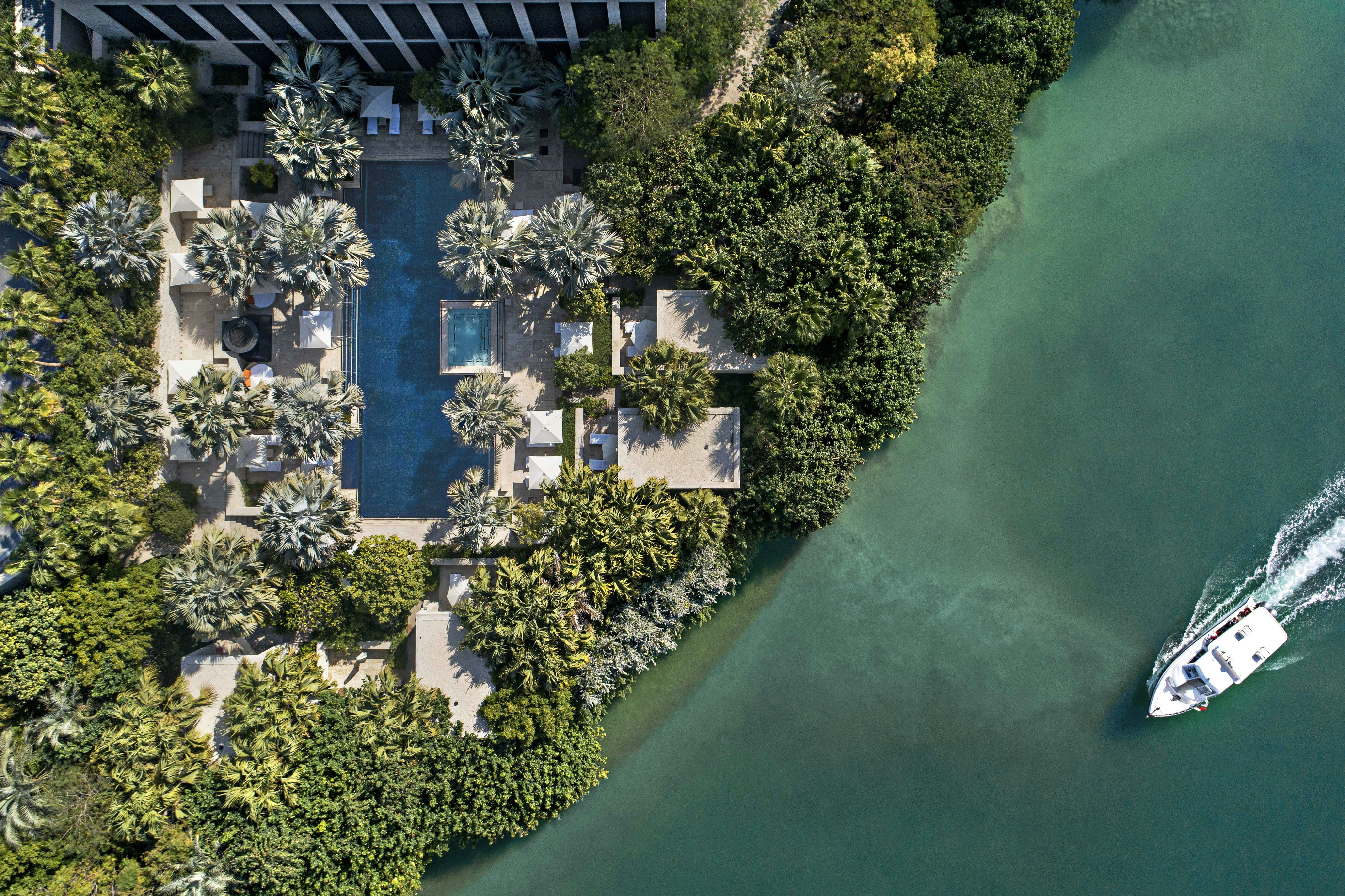 Four Seasons Hotel Bahrain Bay 50/53