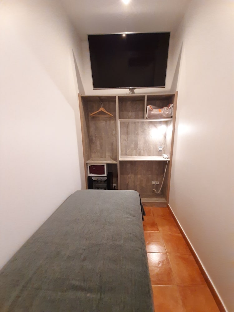 Hostal Las Fuentes 15/66