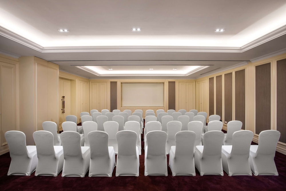 Radisson Blu Forest Manor Shanghai Hongqiao 52/64
