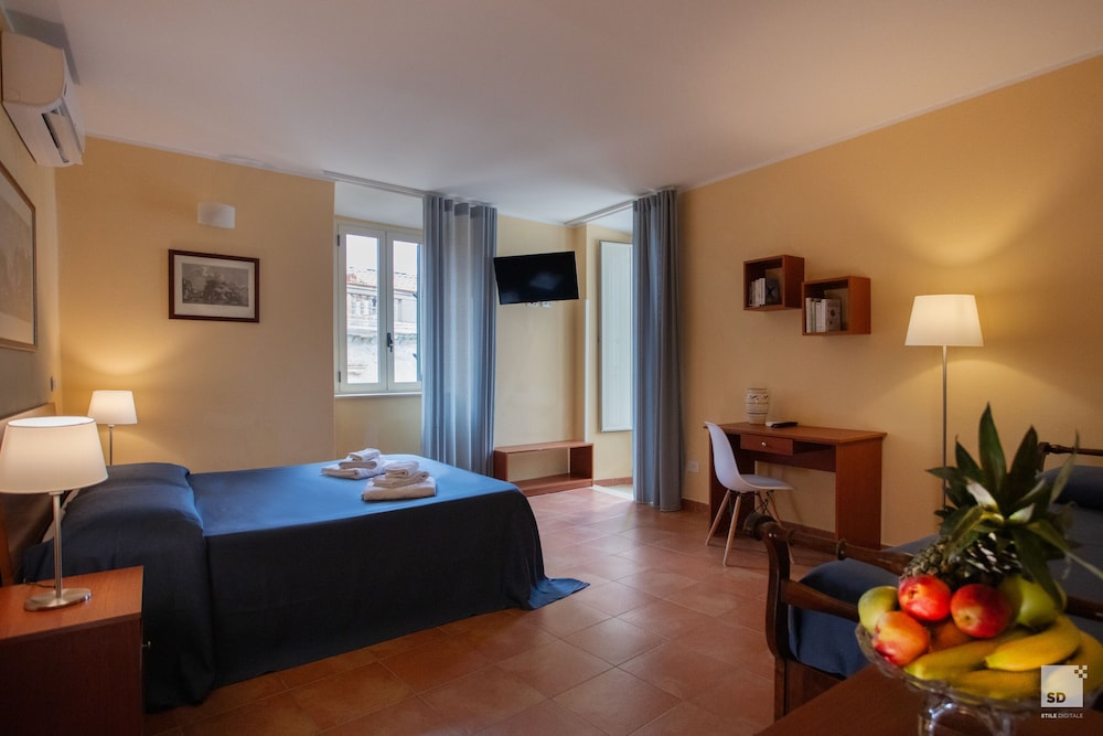 Palazzo Toraldo Di Francia 19/29