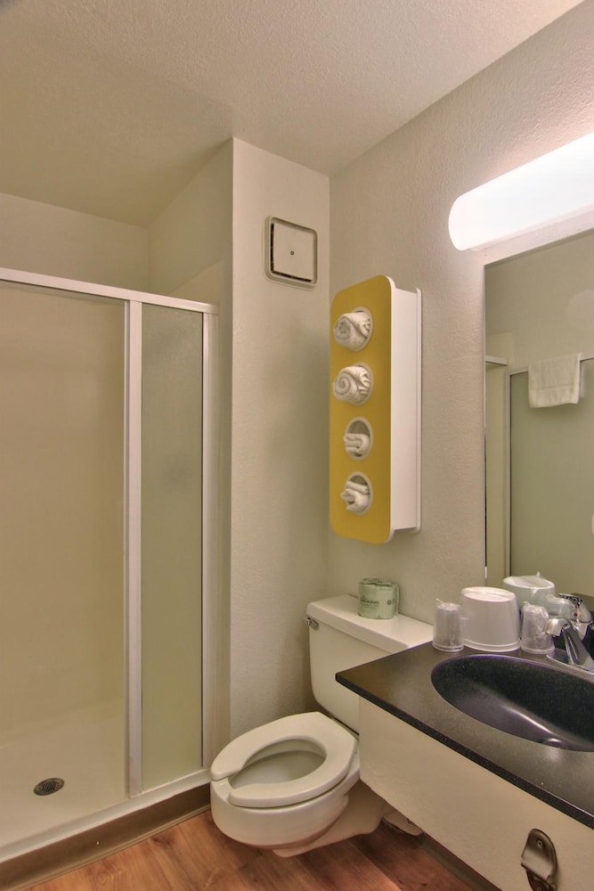 Motel6 Woodland, CA - Sacramento Airport 35/38