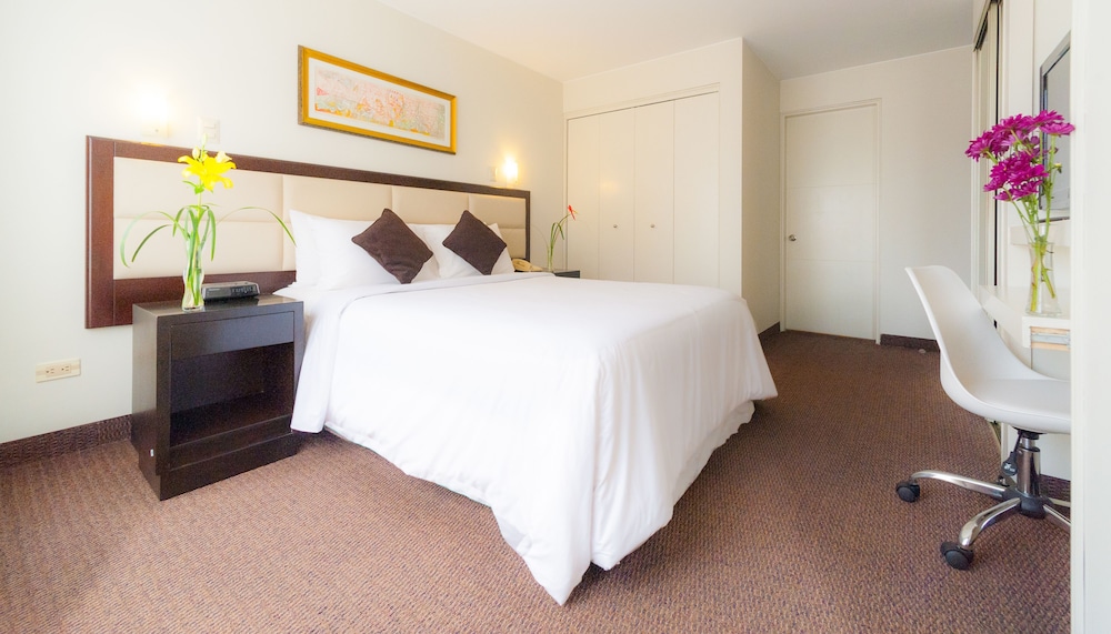 Roosevelt Hotel And Suites 35/65