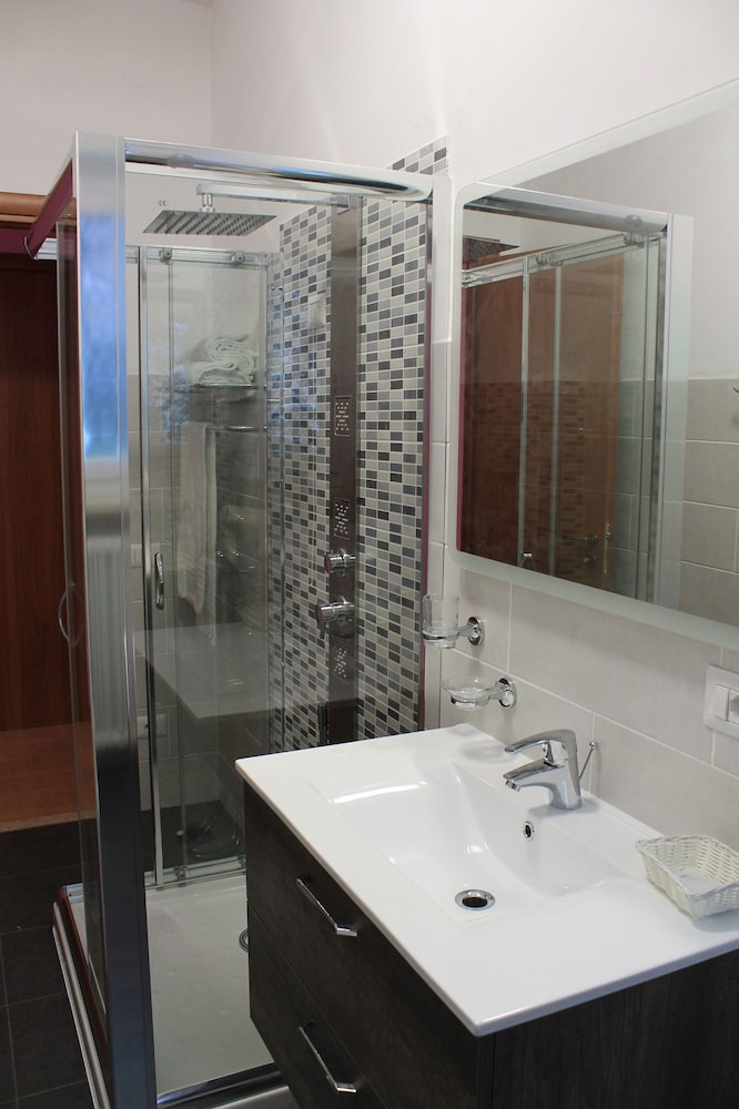ALBERGO PARADISO 35/39