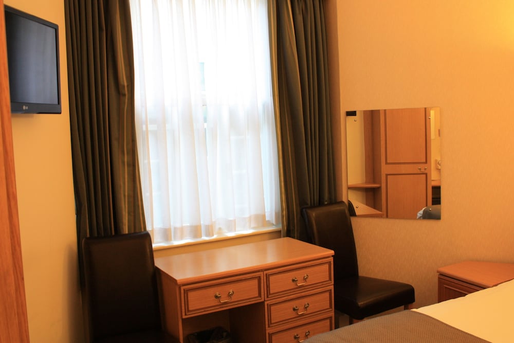 Regency Hotel Westend 18/27
