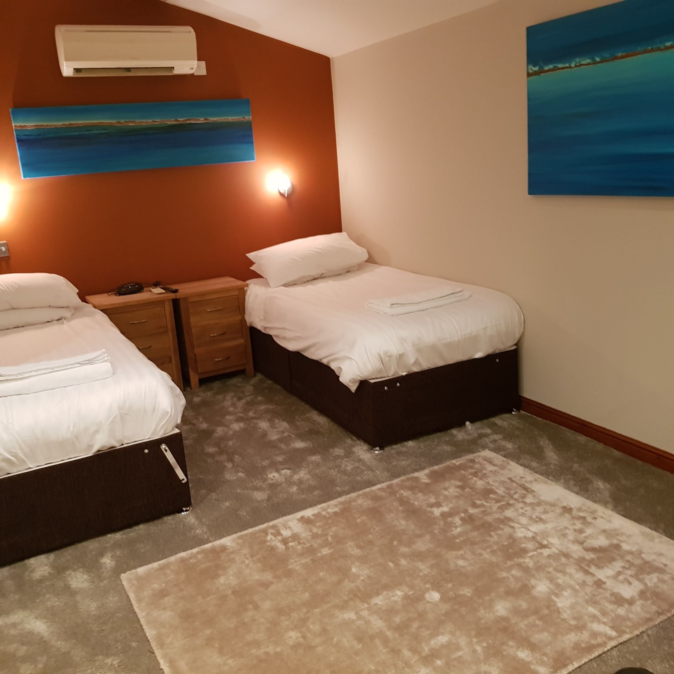 Log, Cabin, Twin Beds