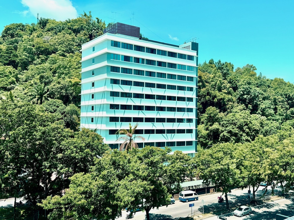 Howard Johnson by Wyndham Kota Kinabalu City Centre 7/72
