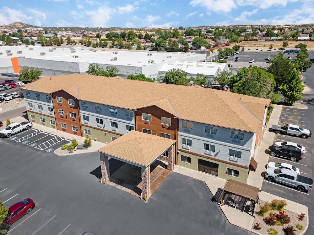 Best Western Plus The Four Corners Inn 3/69