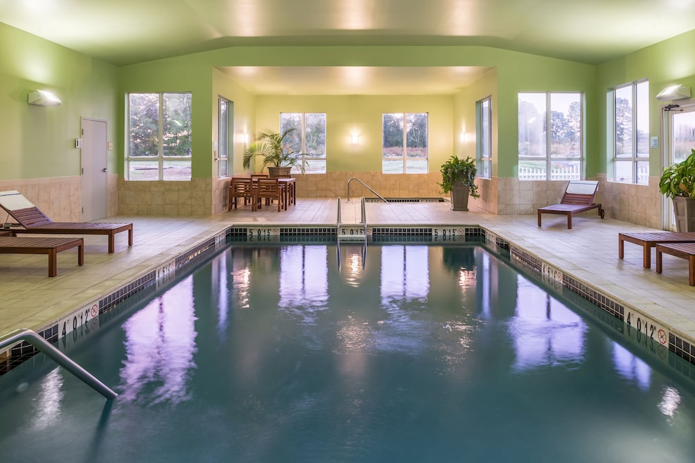 Holiday Inn Express Mystic 5/45
