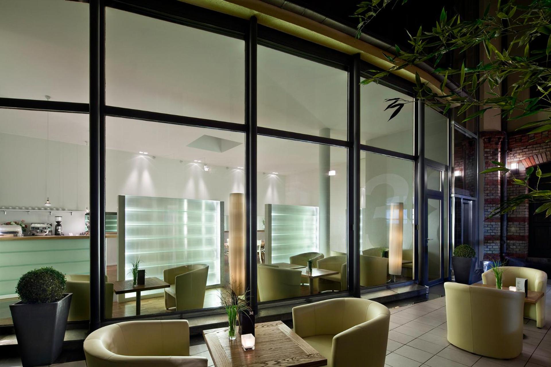 Hotel 38 33/49