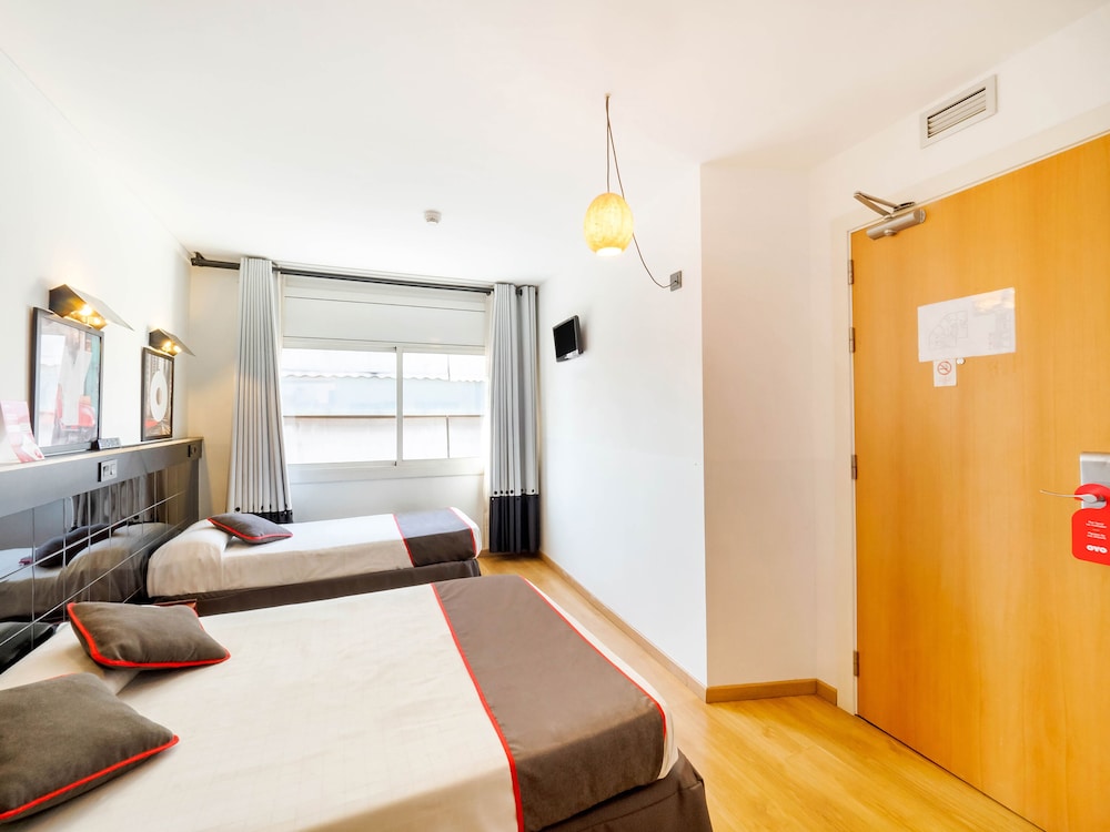 Hostal Athenas 28/42