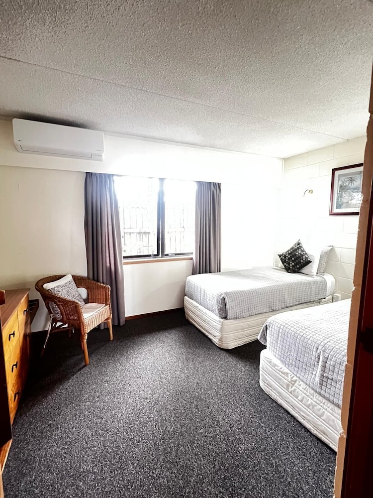غرفة بريميوم عائلية بسرير مزدوج وسريرين منفصلين بغرفة نوم واحدة، Kerikeri Court Motel 2/2