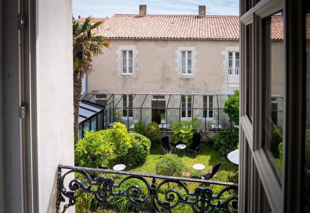 La Maison Douce 71/77