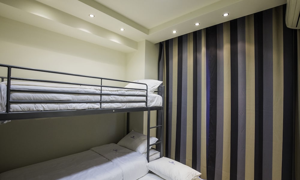 Rhodes Central Suite 11/38
