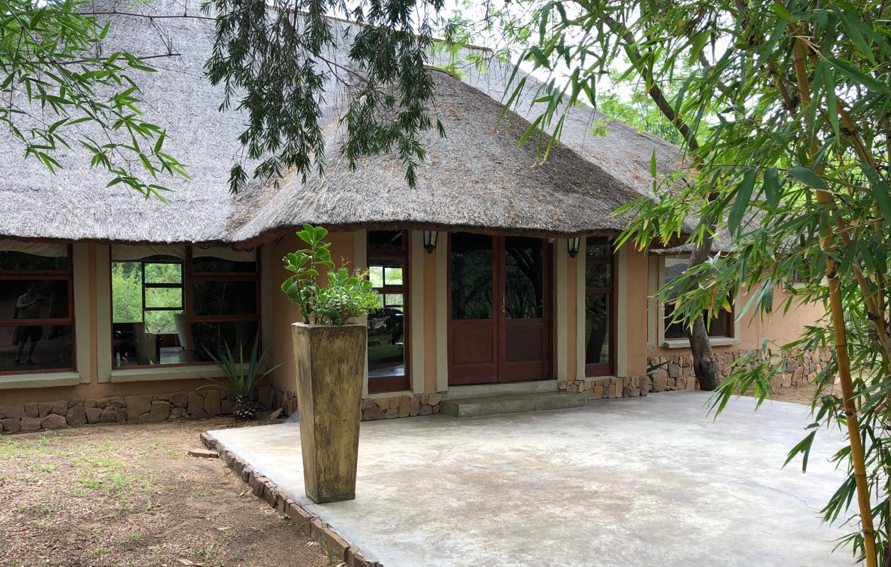 Bushwa Private Game Lodge 2/50