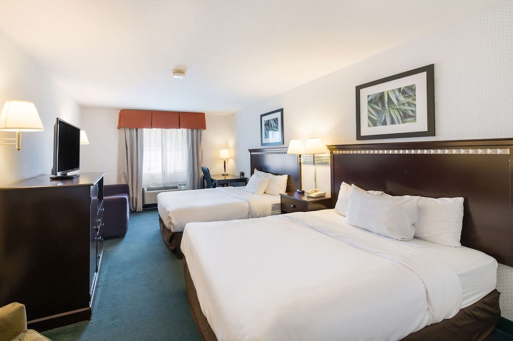 Rodeway Inn Urbana Champaign University Area 14/33