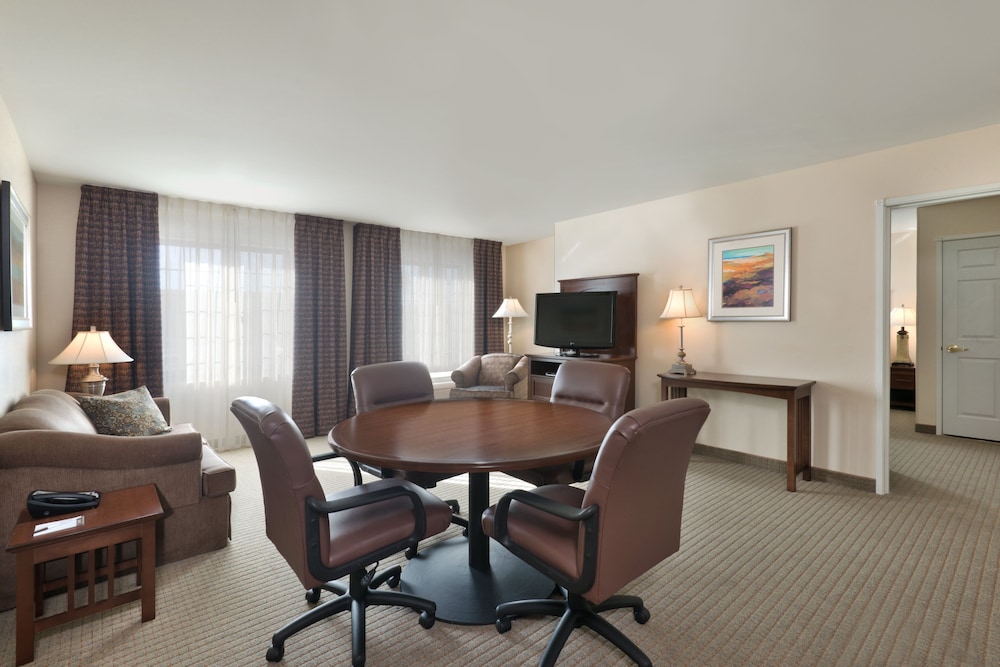 Staybridge Suites Tucson Airport 54/67