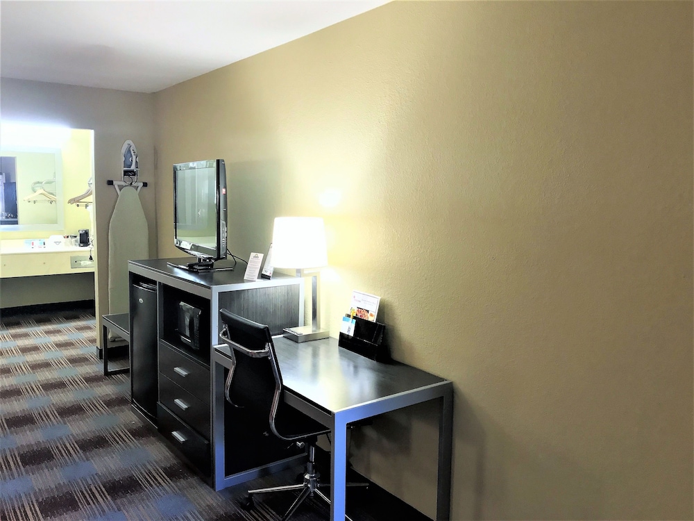 Days Inn By Wyndham San Antonio Near Fiesta Park 29/36