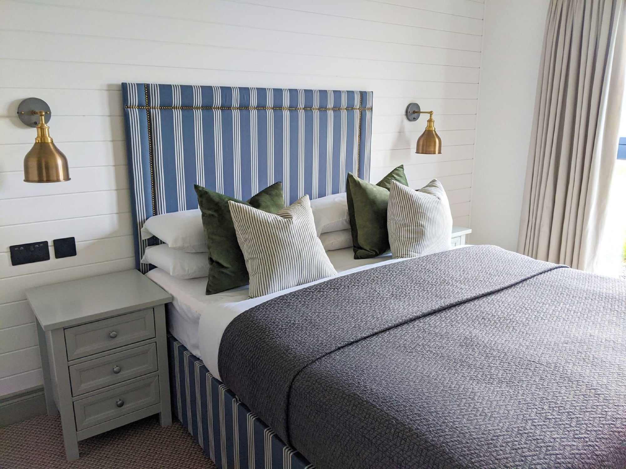 6 Bedrooms, 1 Double and 4 Single Beds, Pet Friendly, Hot Tub