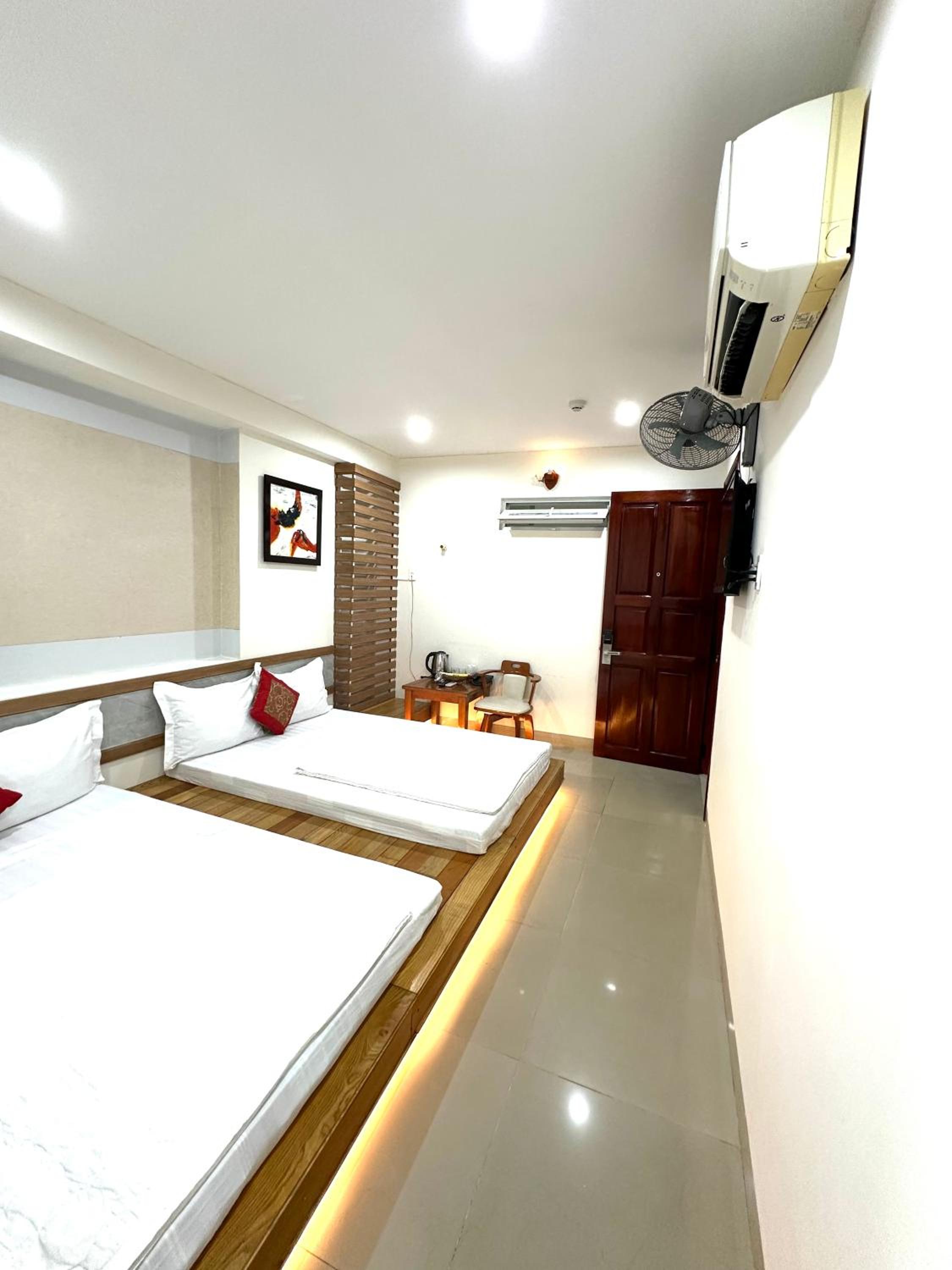 Nguyen Ha Hotel 12/24