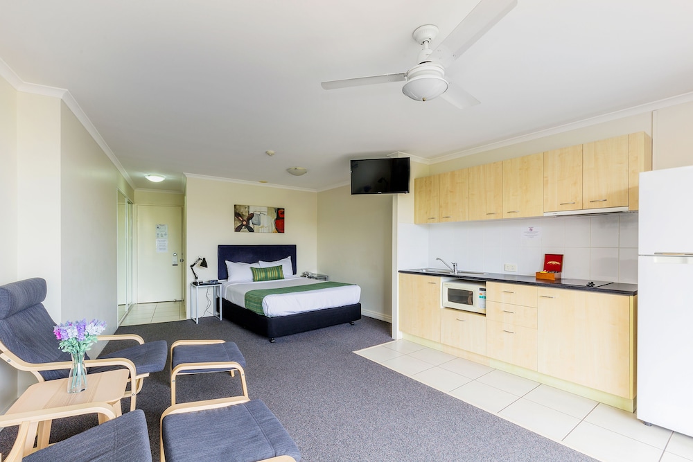THE WELLINGTON APARTMENT HOTEL 11/48