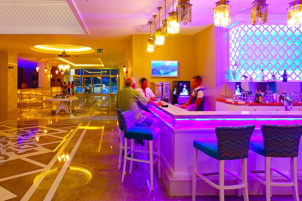 Diamond Elite Hotel and Spa - Adults Only 16 Plus 35/50