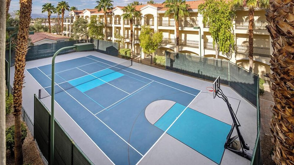 Club De Soleil All-Suite Resort 23/44