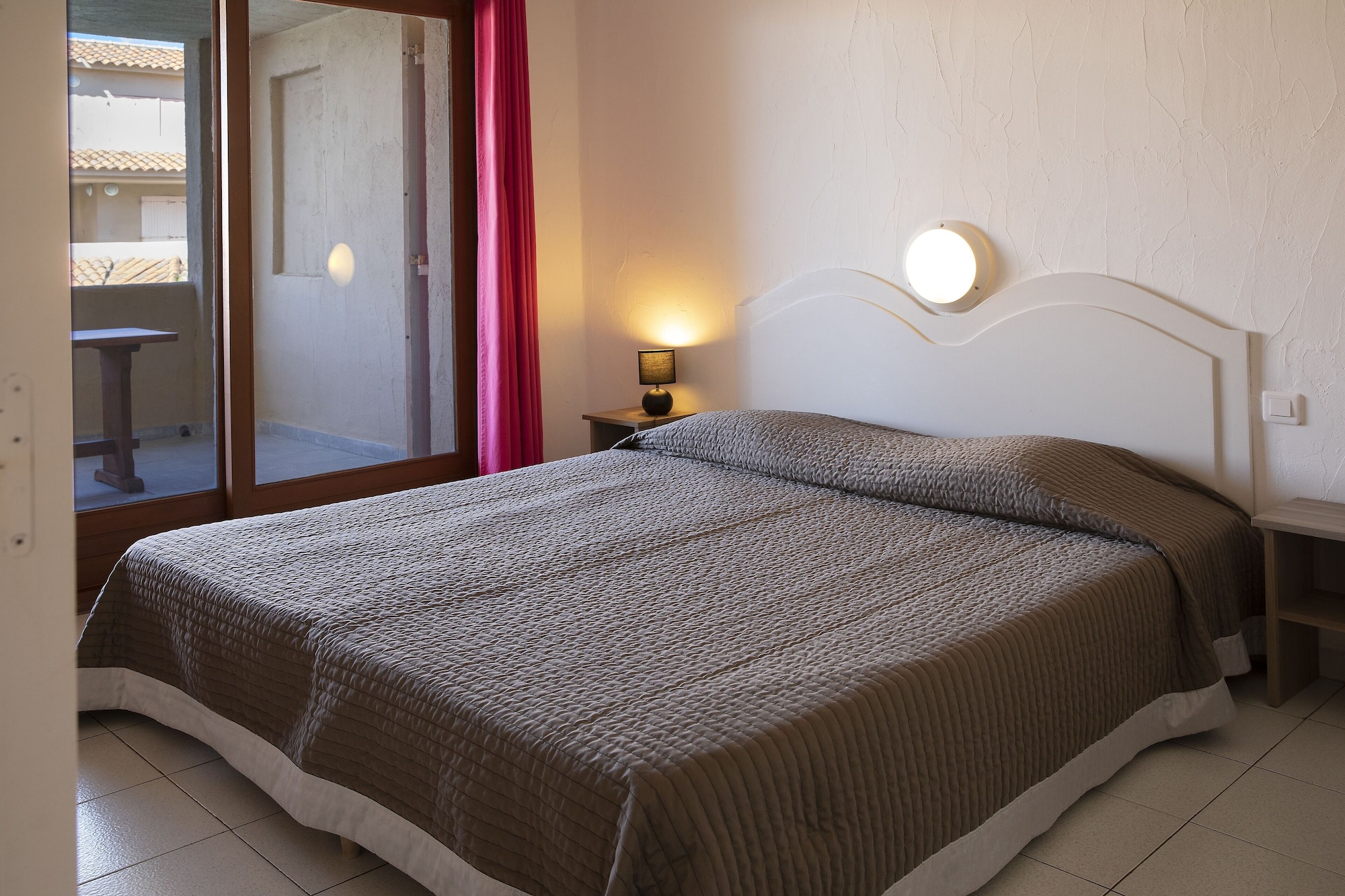 2 BEDROOMS, APARTMENT