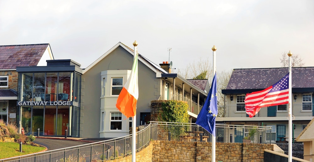 The Gateway Lodge Donegal 1/56