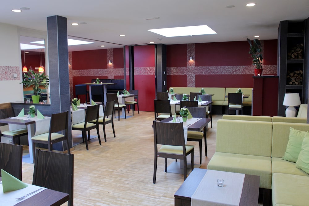 Holi Hostel Hotel 33/43