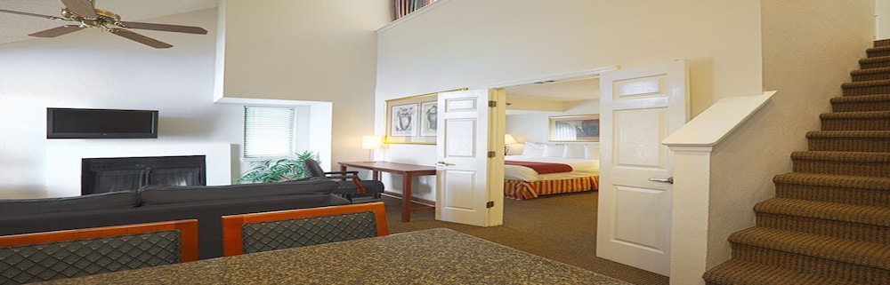 Chase Suite Hotel 27/33