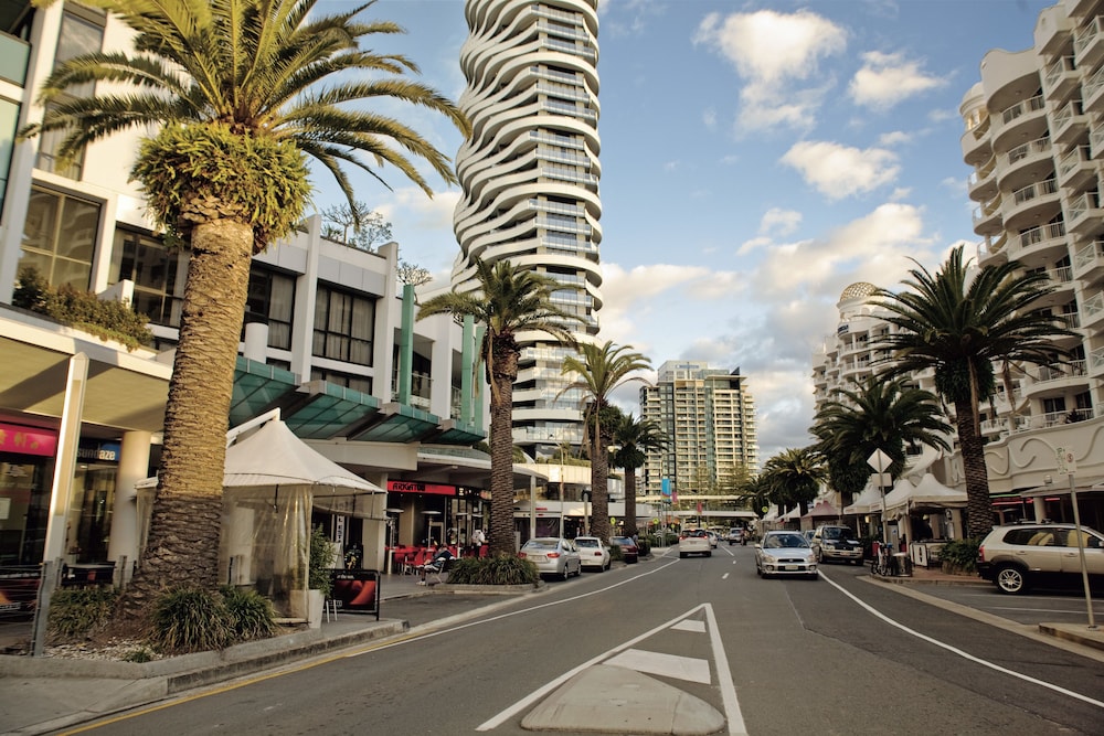 Aria Apartments 67/76
