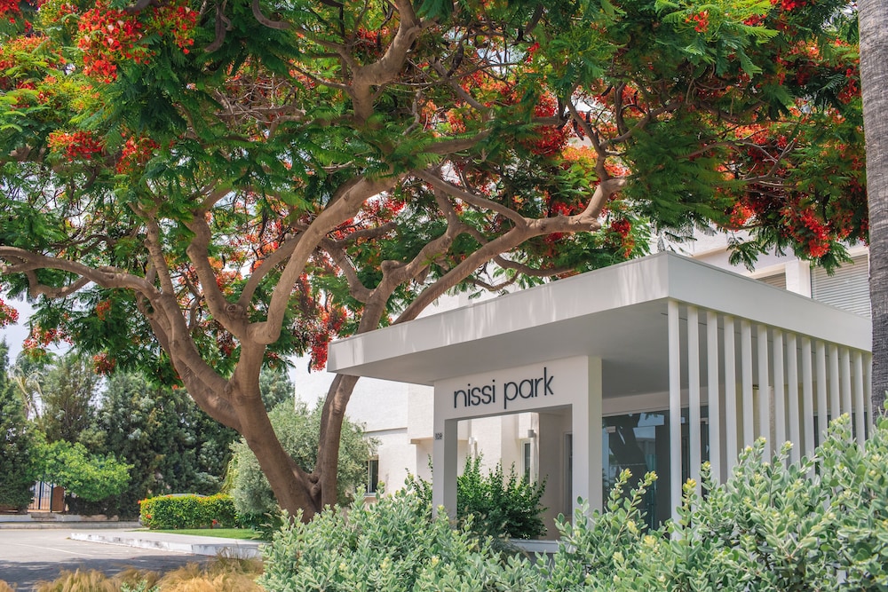 Nissi Park Hotel 9/70